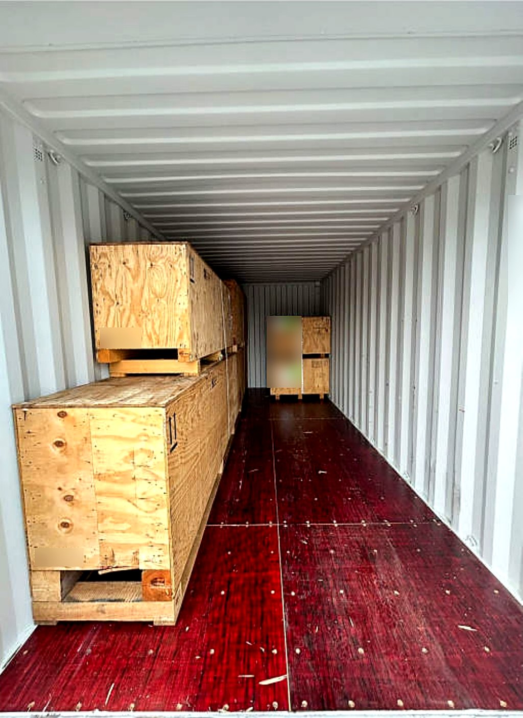 Holzkisten sicher gestaut